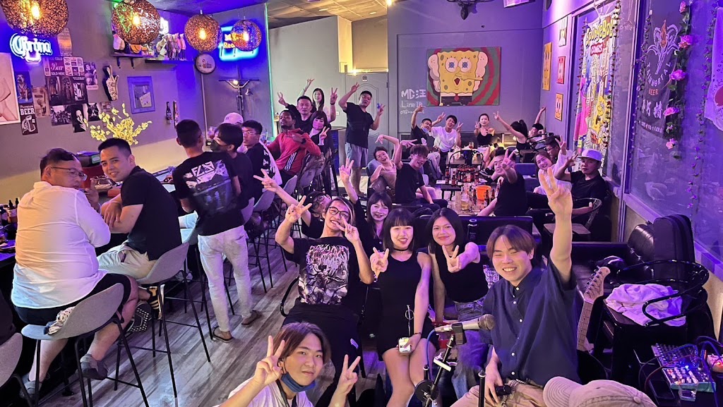 Drowsy 伴醒餐酒館店內聚會現場照片
