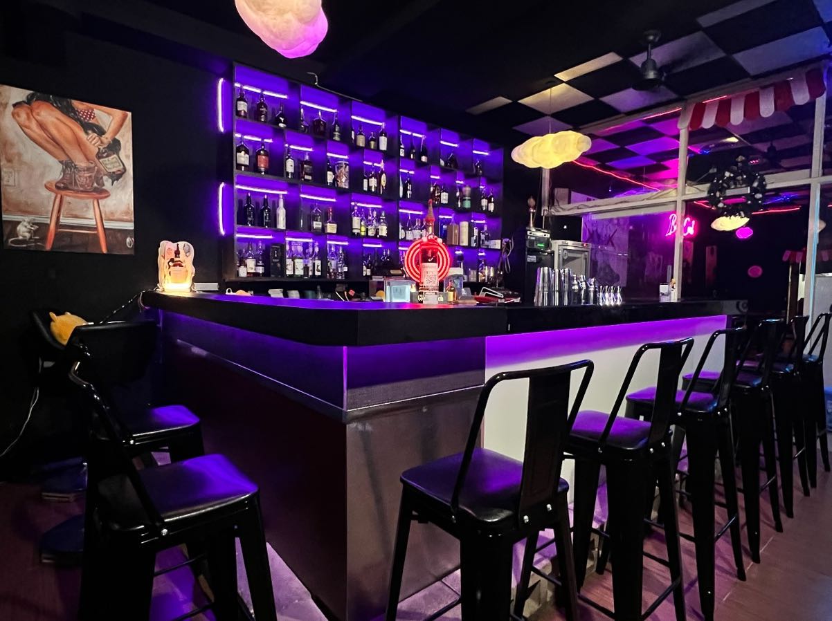 Bar cool 酒酷 虎尾鎮 酒吧店面或現場氛圍照片