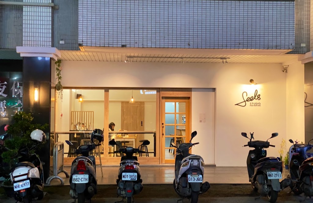Feels studio.餐酒館 斗六市 酒吧店面或現場氛圍照片