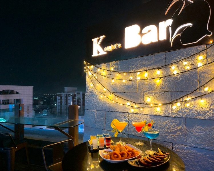 Knight's Bar (K-BAR) 斗六市 酒吧店面或現場氛圍照片